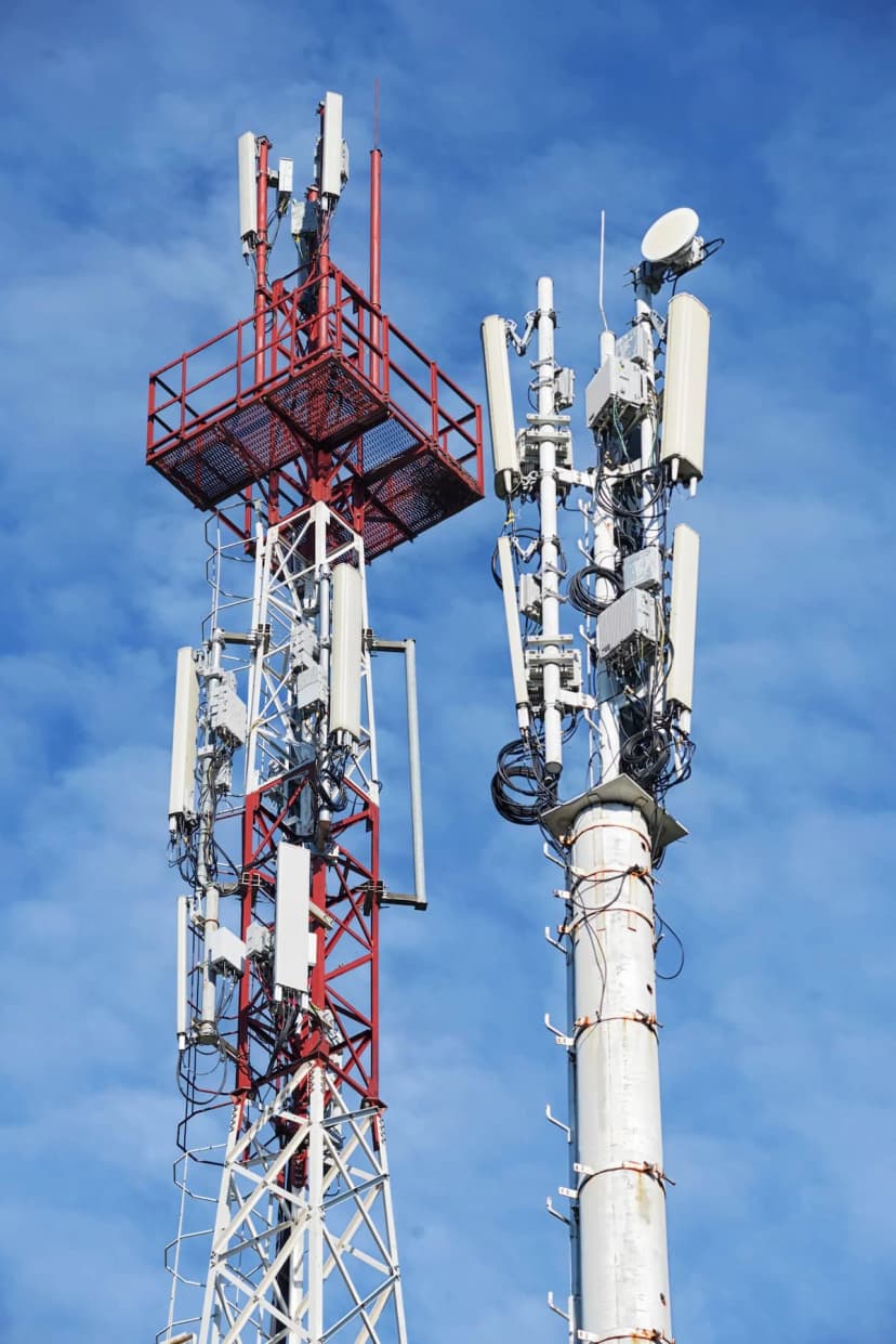 Emergency streetworks telecom pole removal